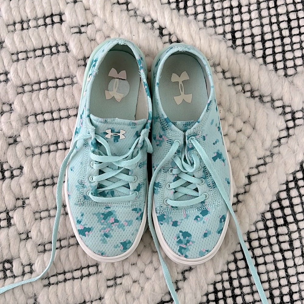 Underarmour shoes for girls